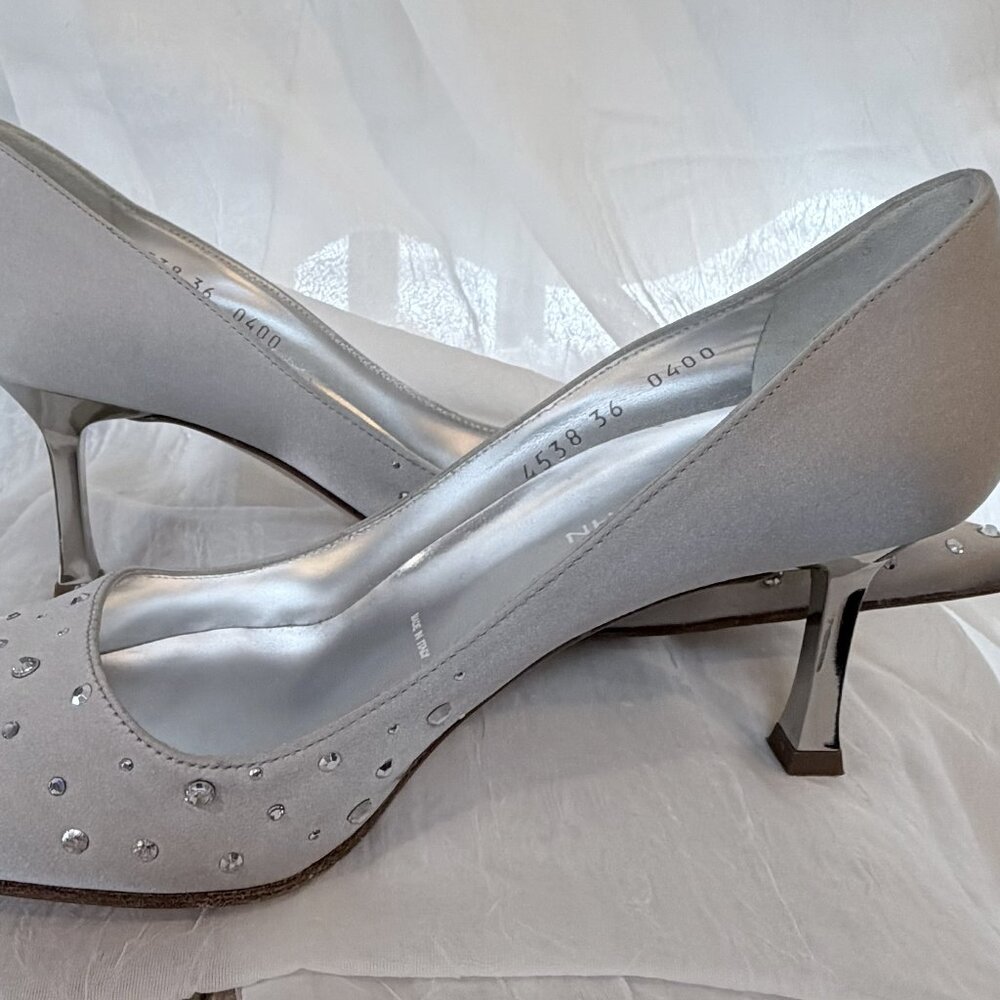 St. John Couture Silver Rhinestone Evening Pumps Made in Italy - Size 36